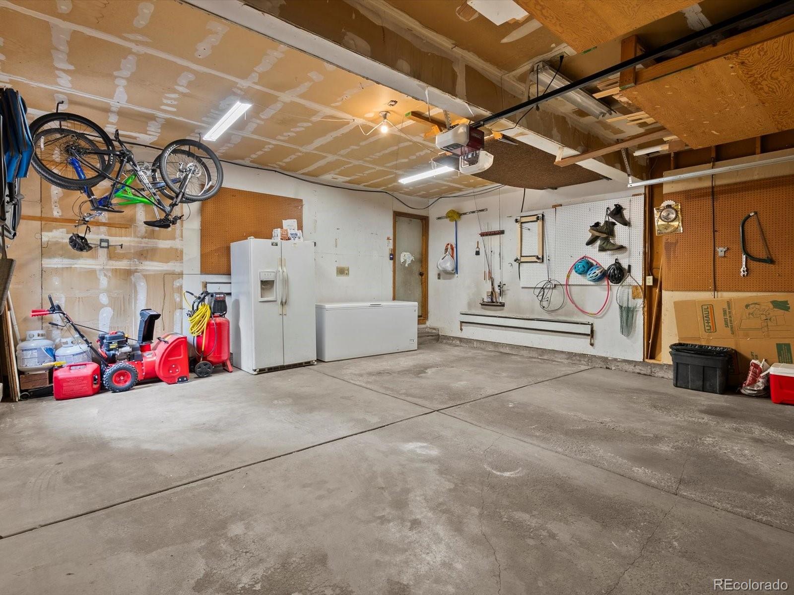 5860 W Atlantic Drive