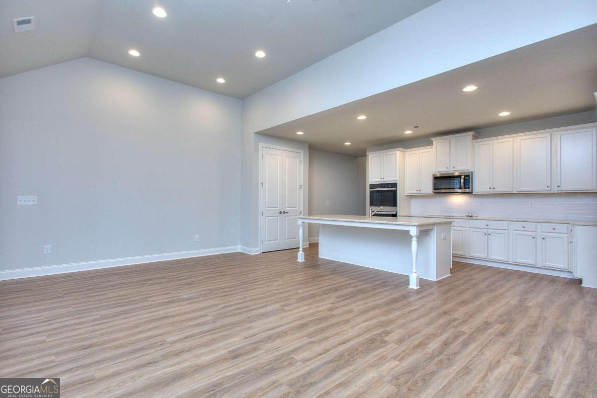 135 Applewood Way
