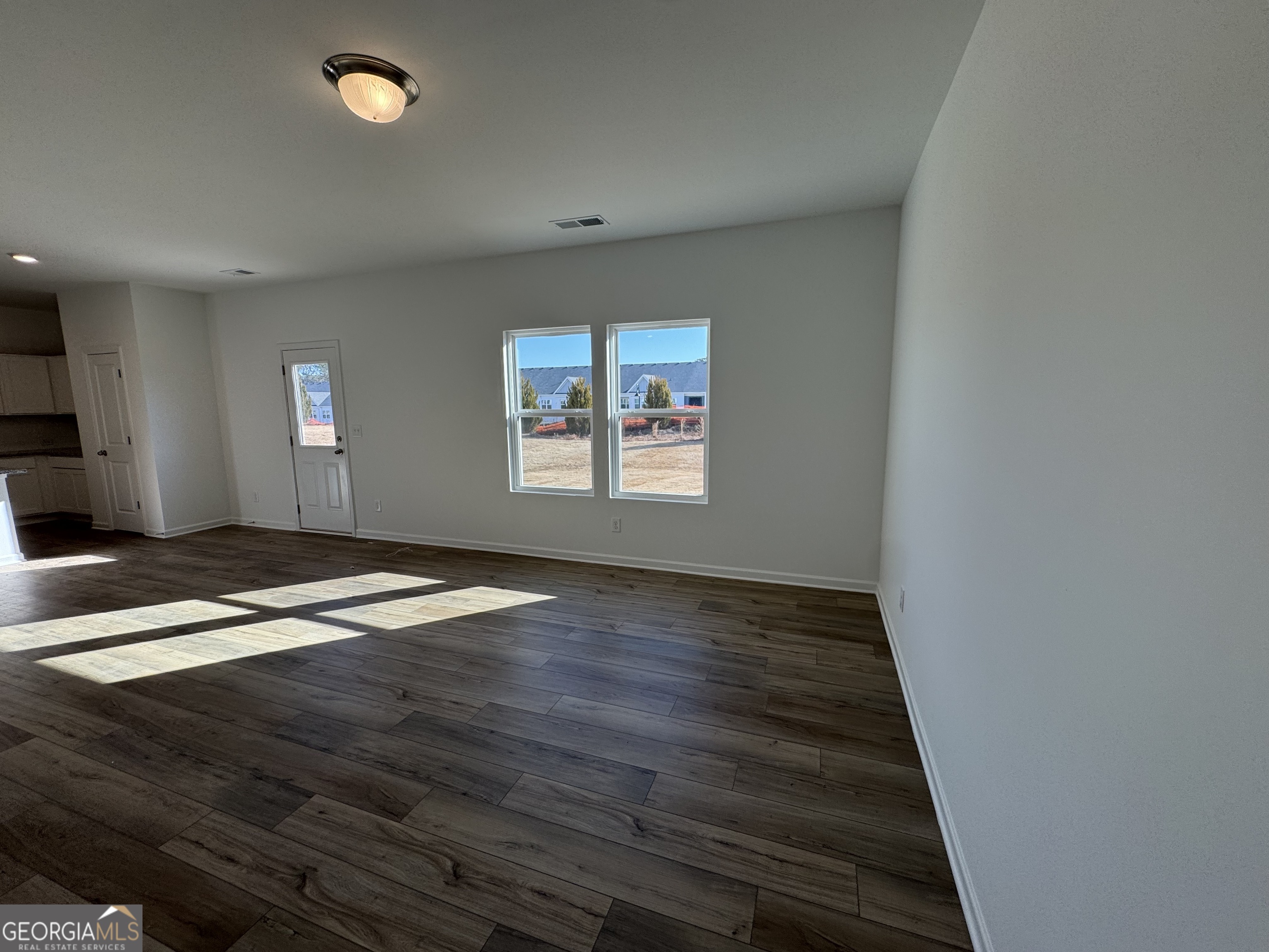 2116 Boxwood Circle SE