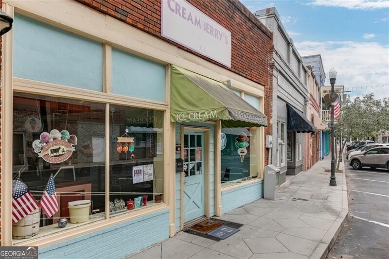 2116 Boxwood Circle SE