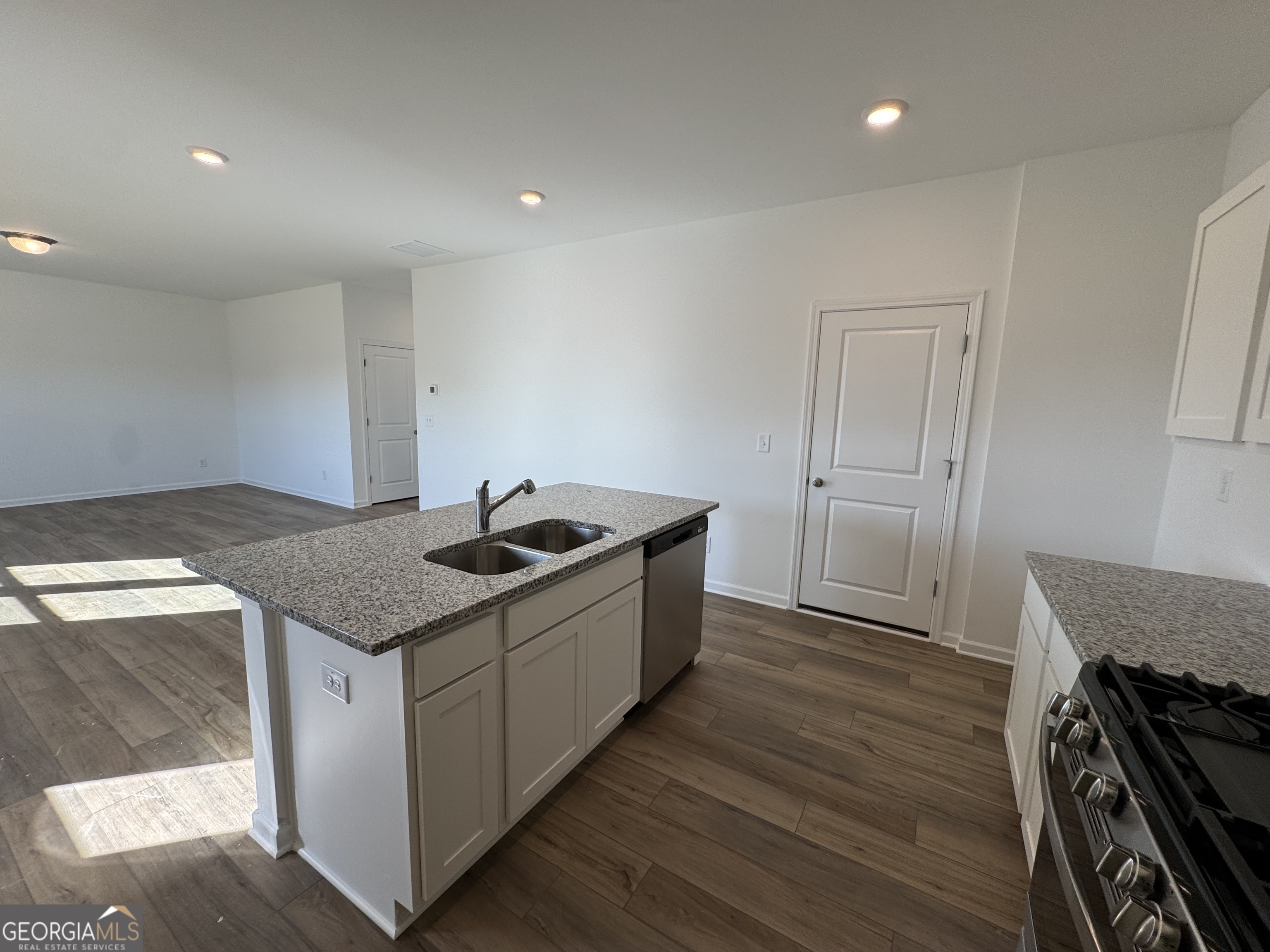 2116 Boxwood Circle SE