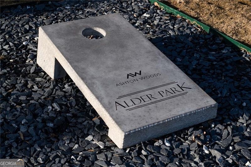 2116 Boxwood Circle SE