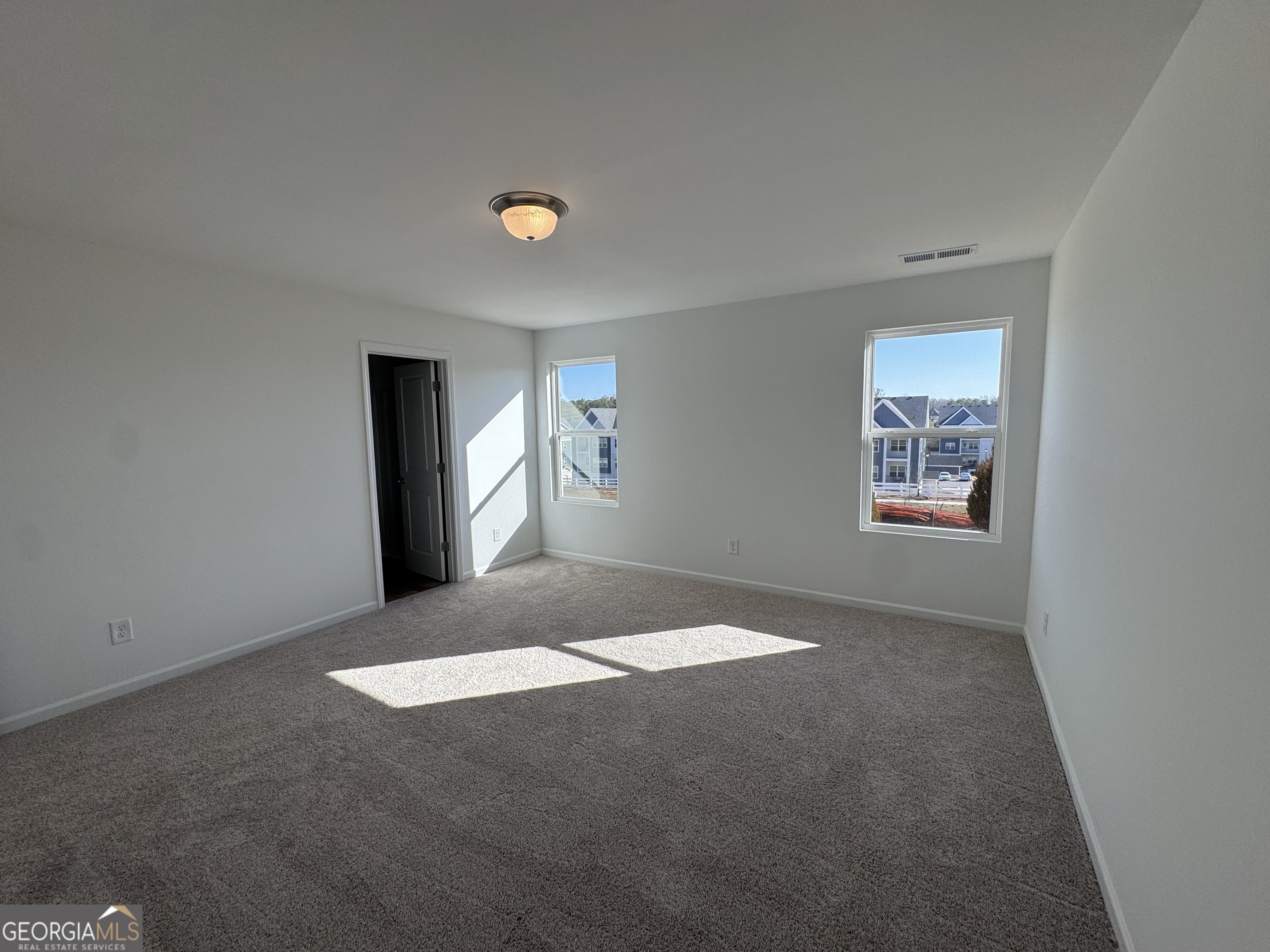 2116 Boxwood Circle SE