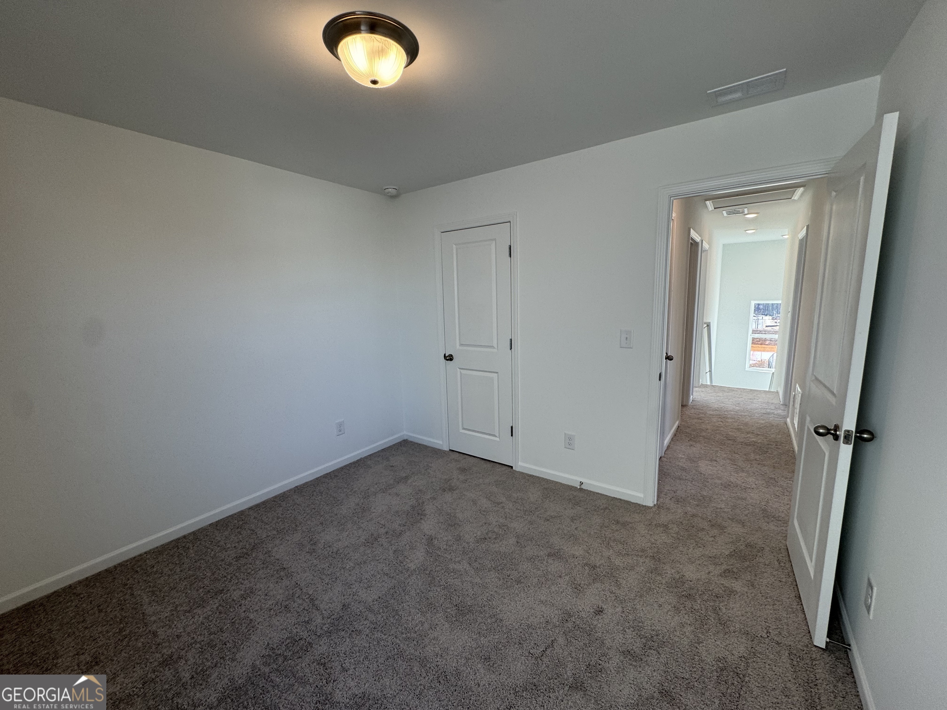 2116 Boxwood Circle SE