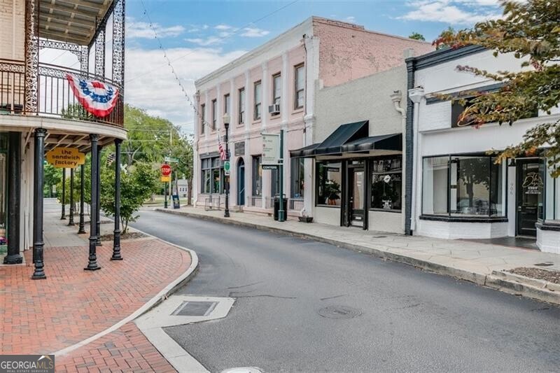 2116 Boxwood Circle SE