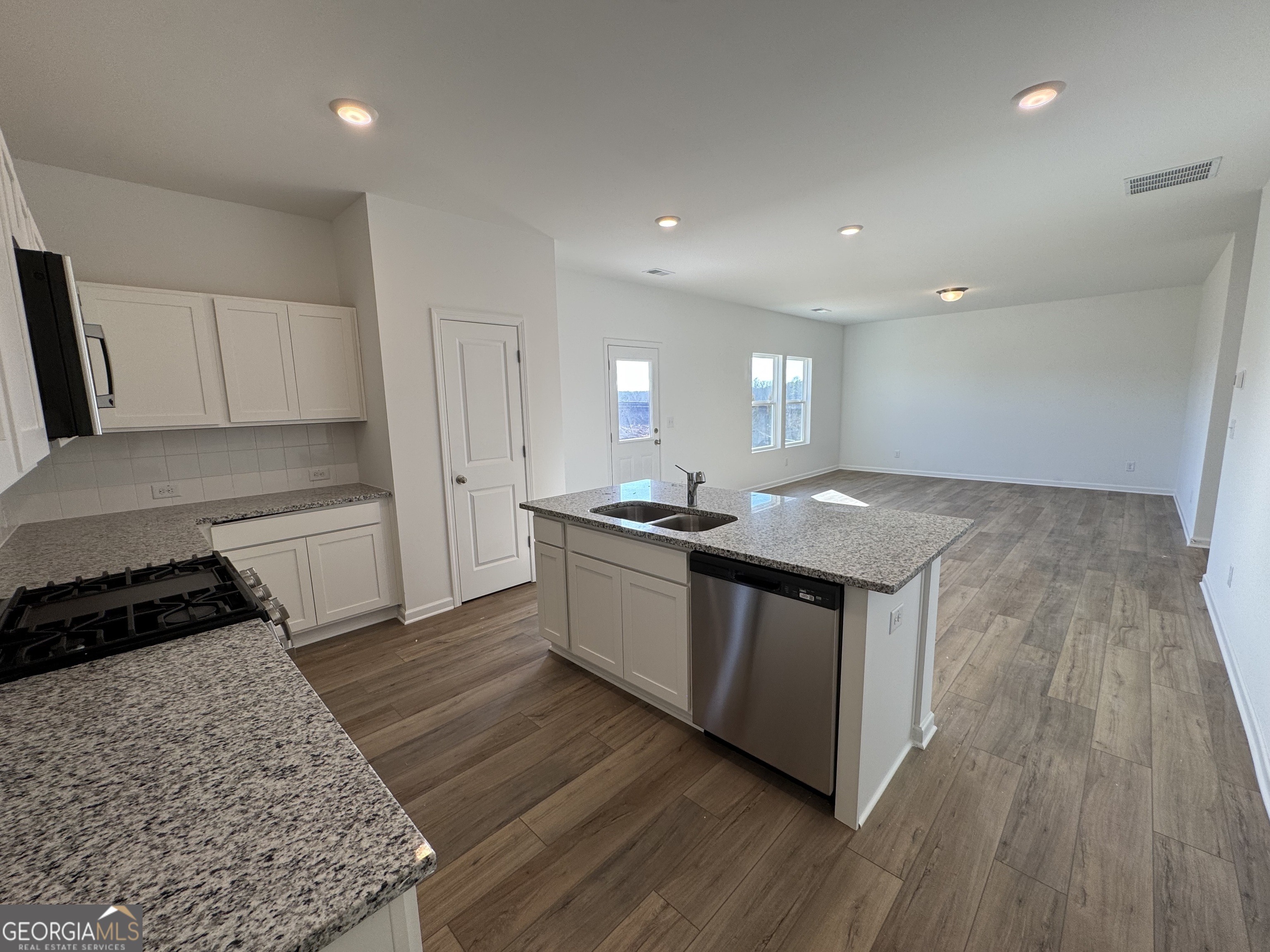 2116 Boxwood Circle SE