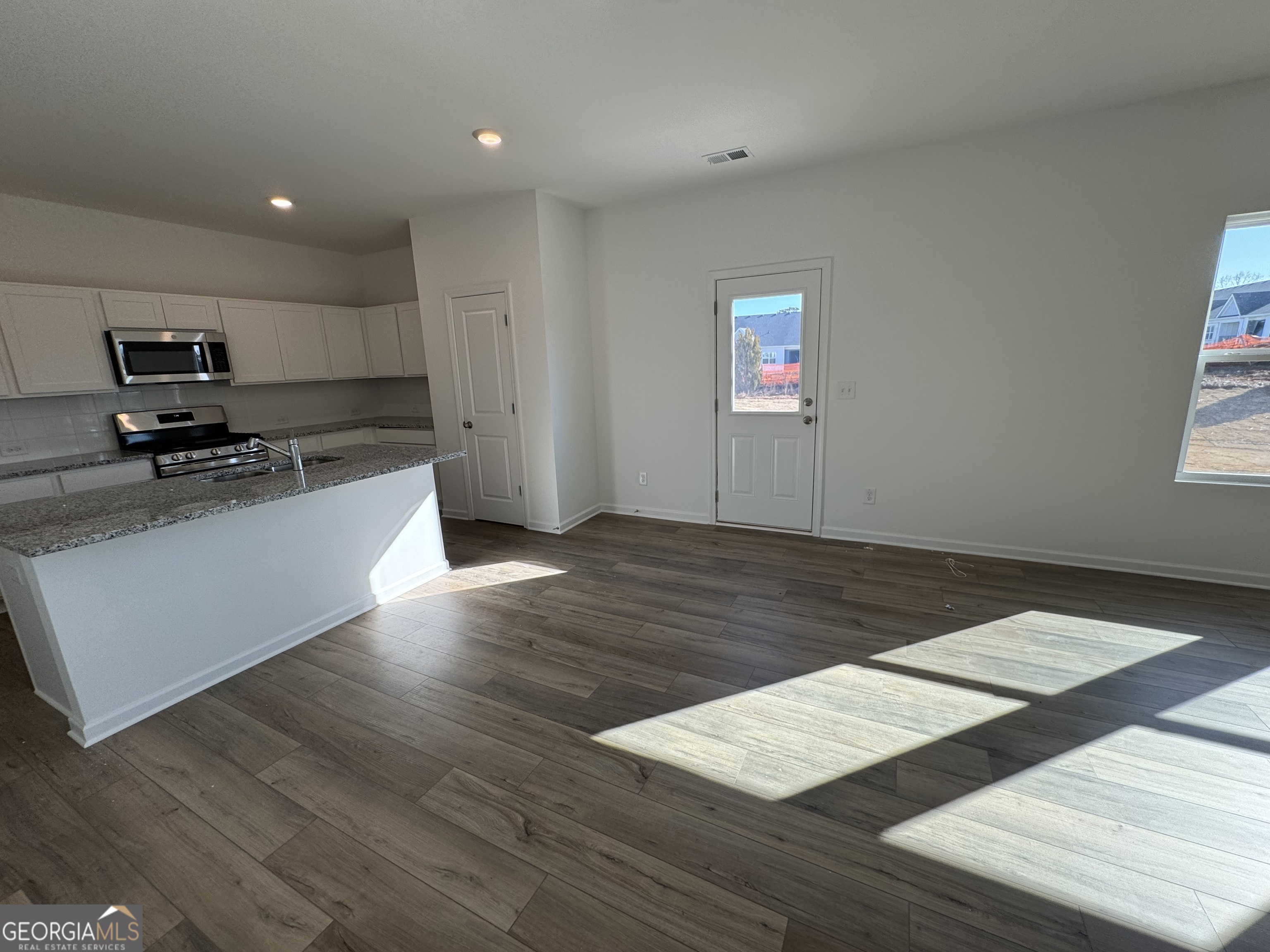 2116 Boxwood Circle SE