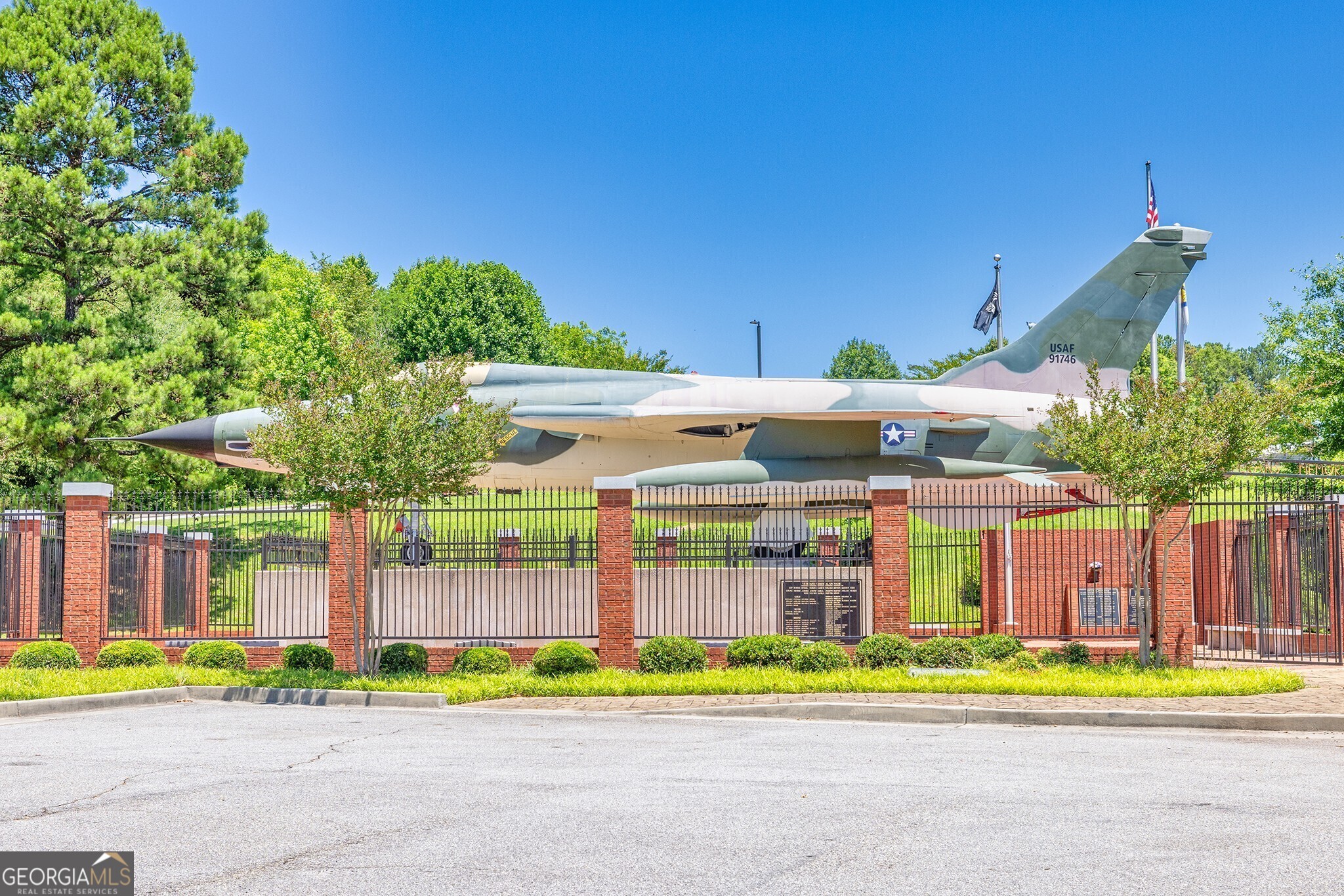 2816 Lillian Lane