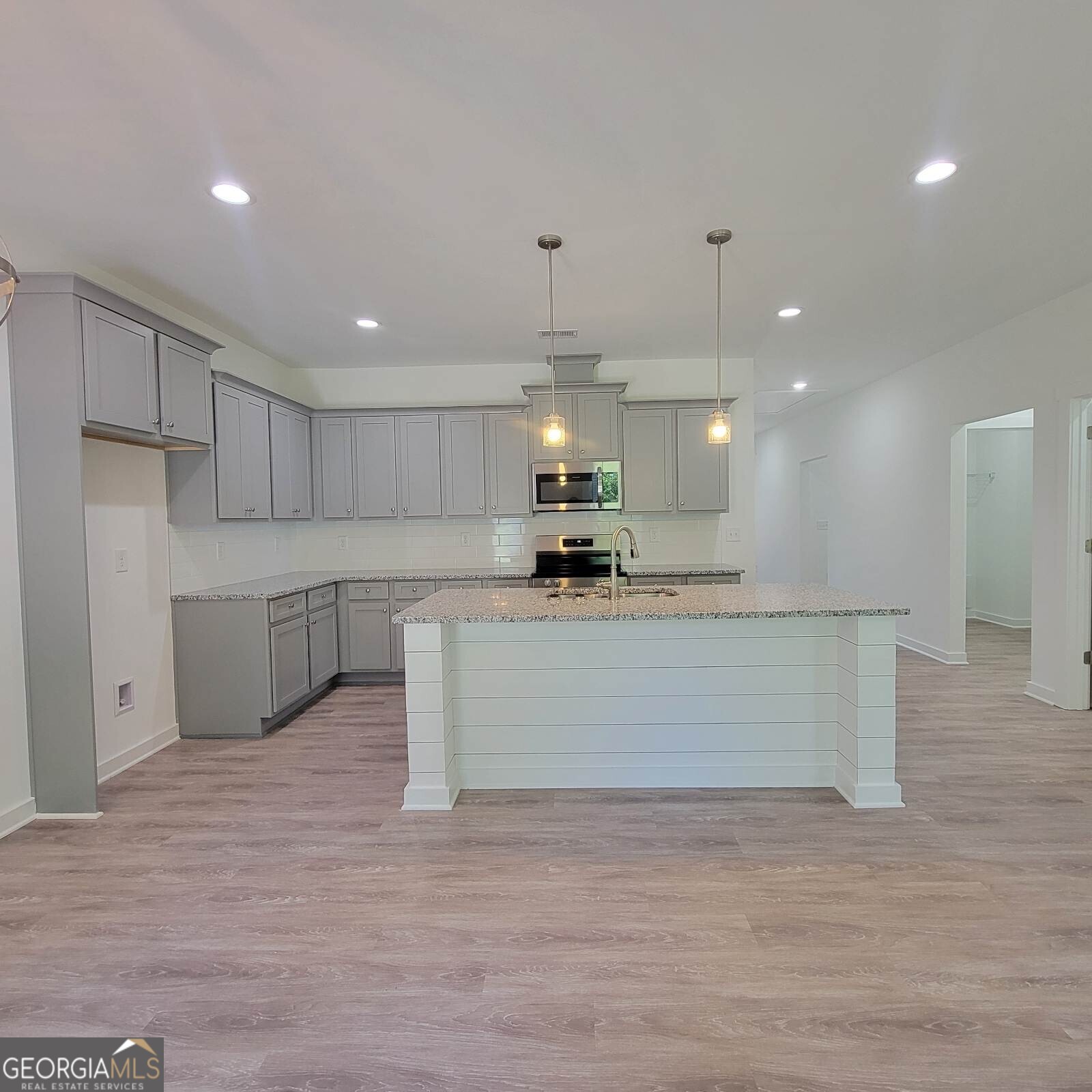 112 Breakwater Way