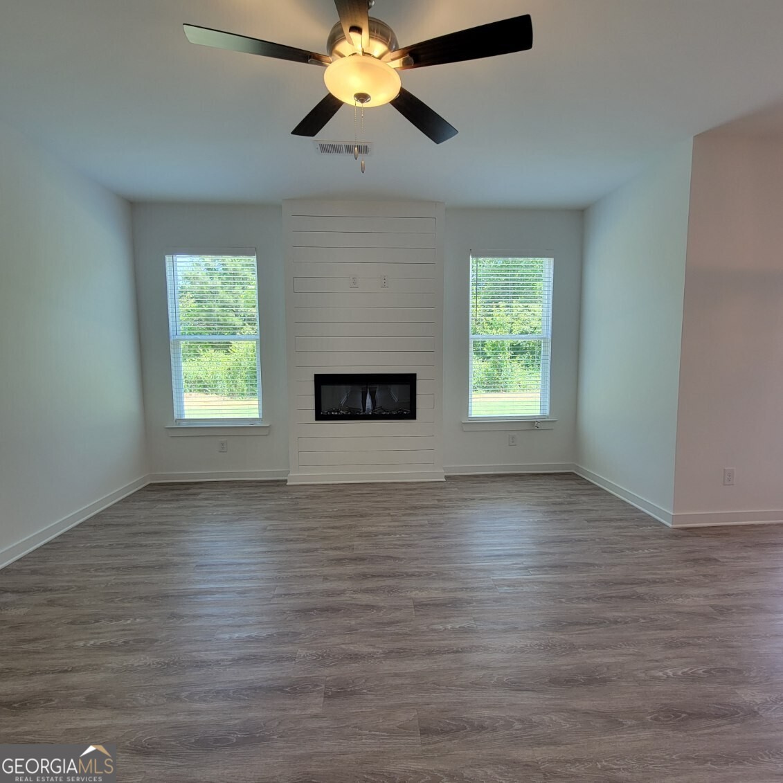 112 Breakwater Way
