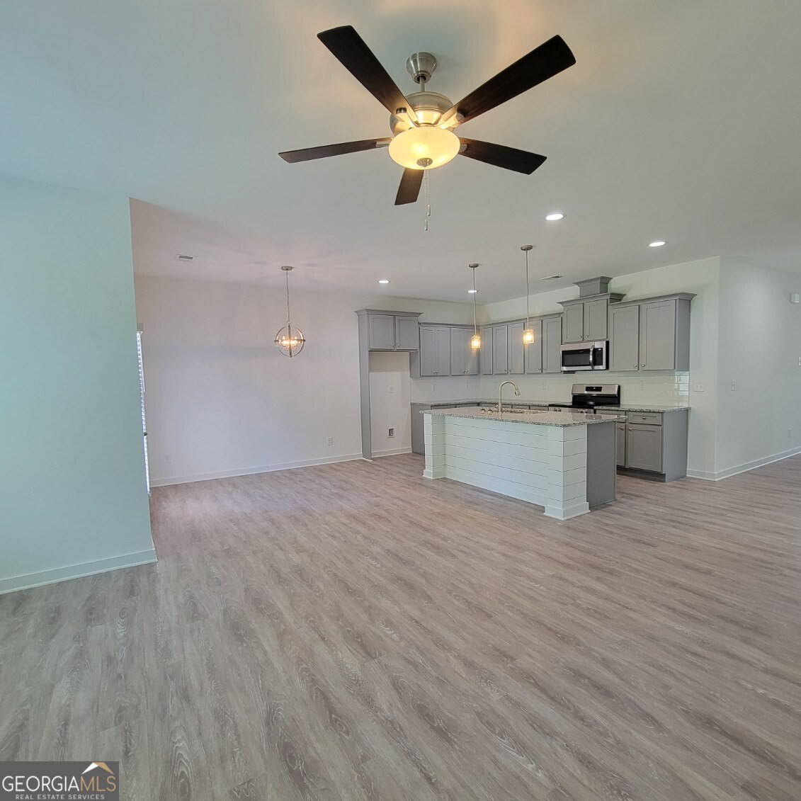 112 Breakwater Way