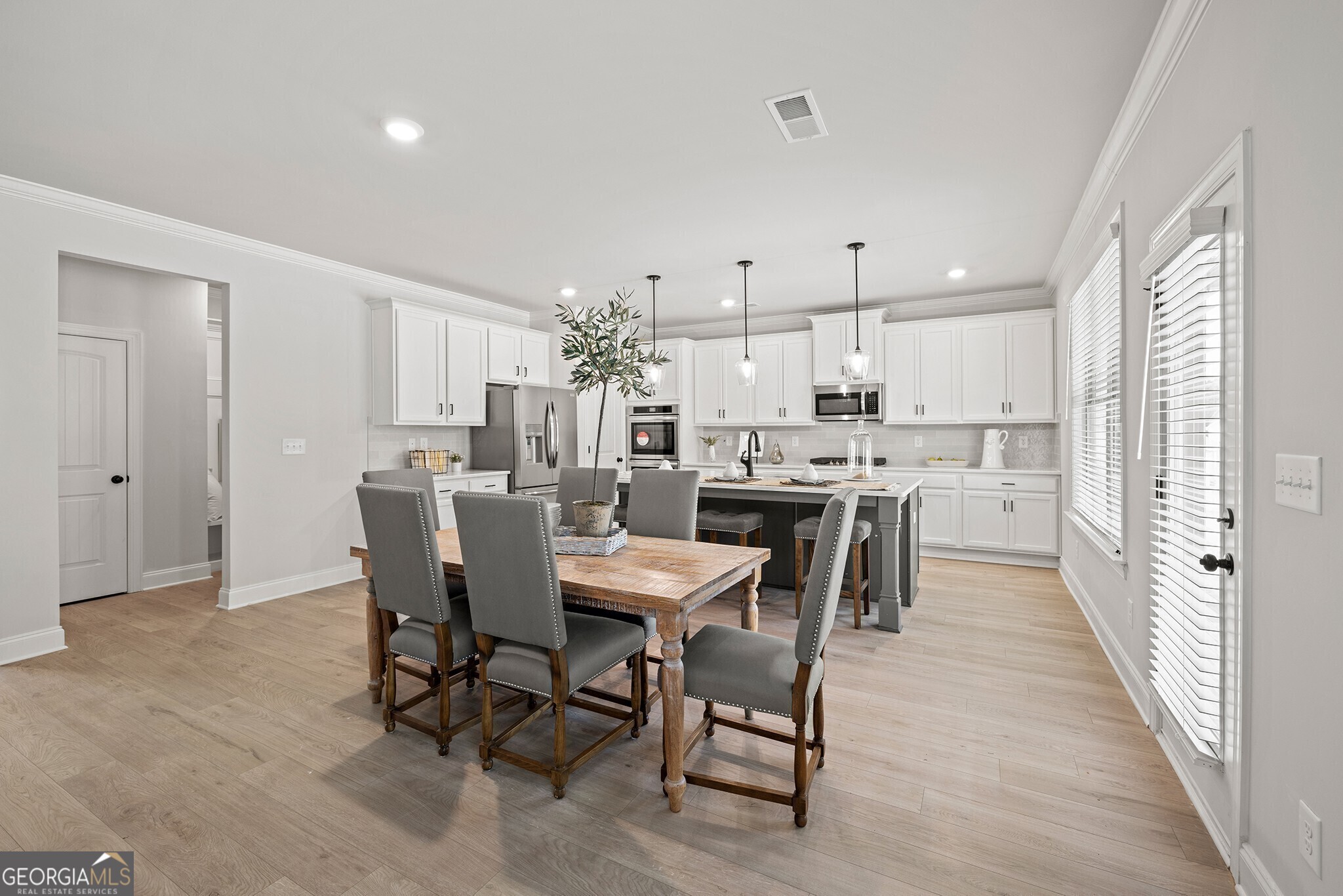 3265 Lions Ruby Lane