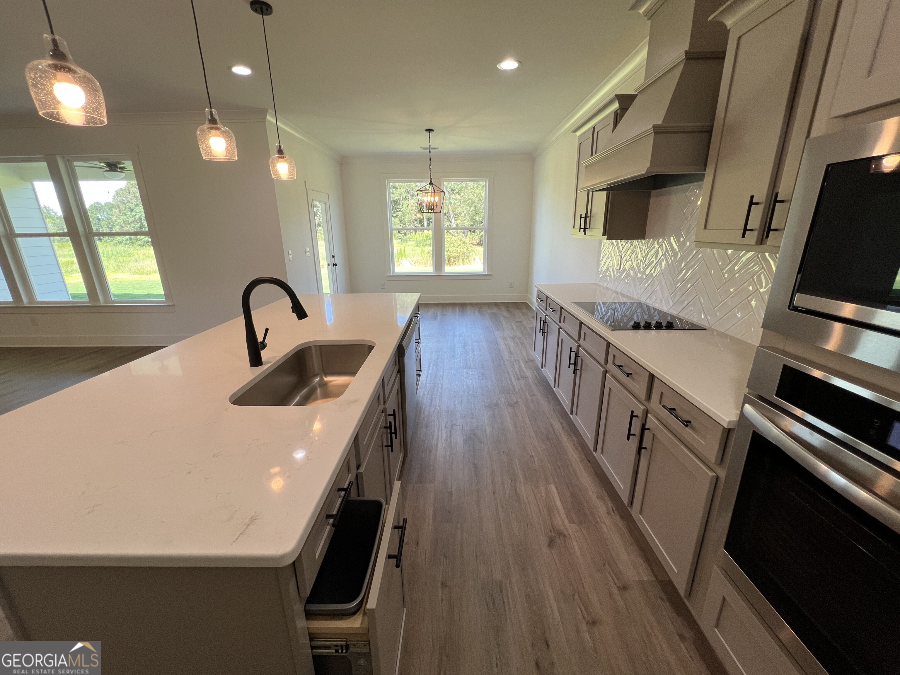 93 Tomahawk Trail