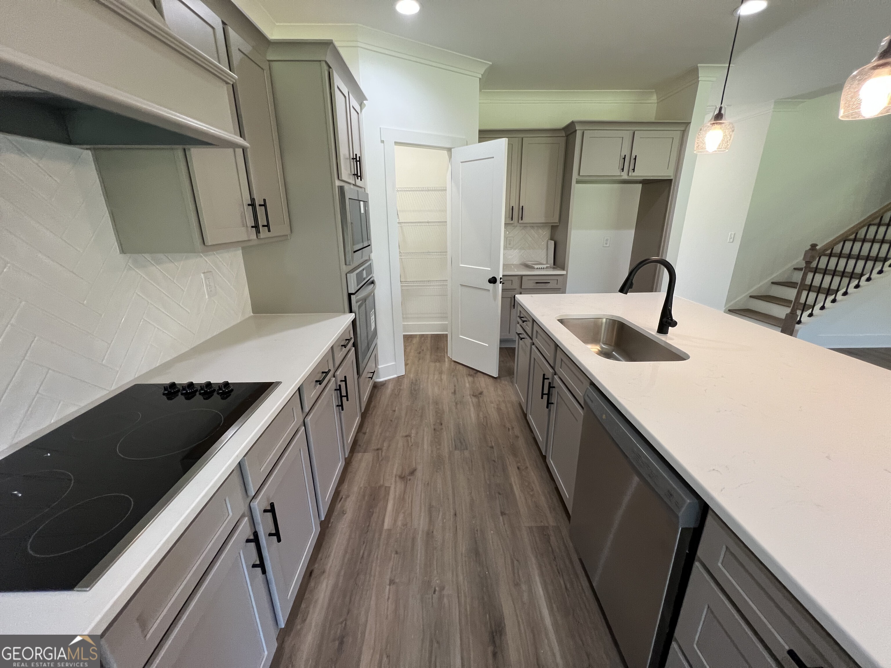 93 Tomahawk Trail