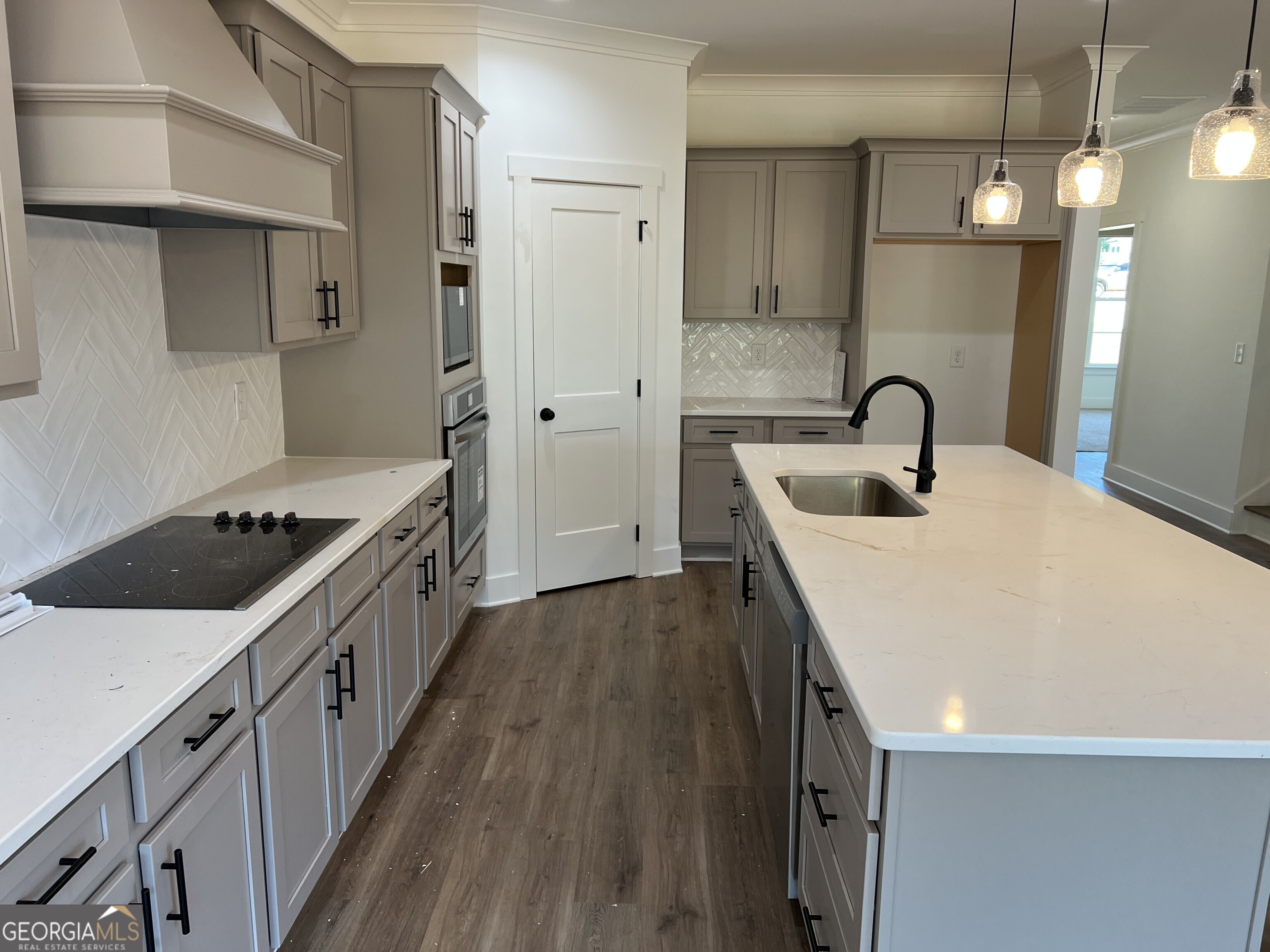 93 Tomahawk Trail