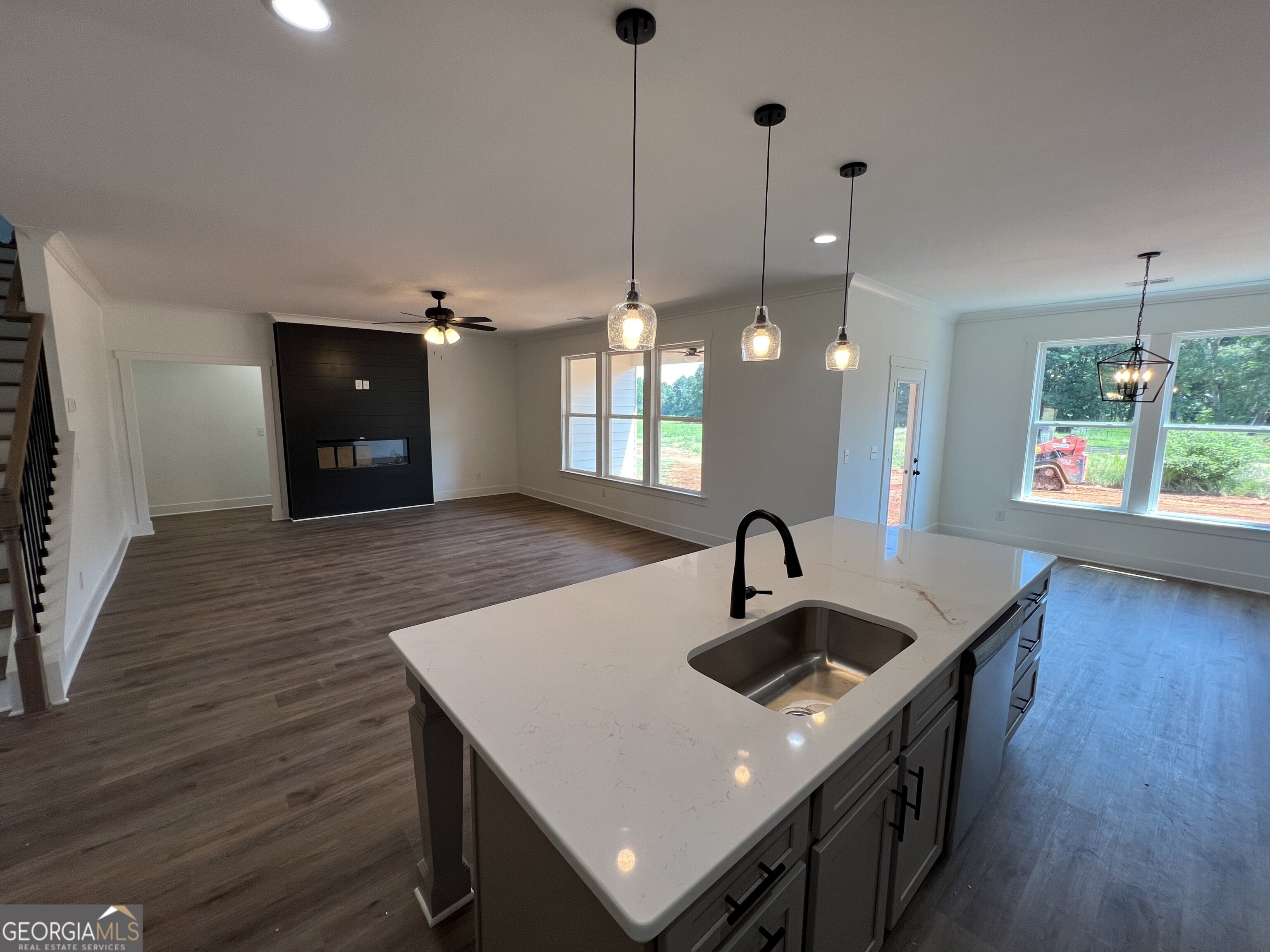 93 Tomahawk Trail