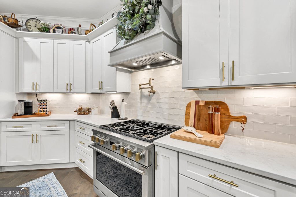 541 Saint Ives Walk