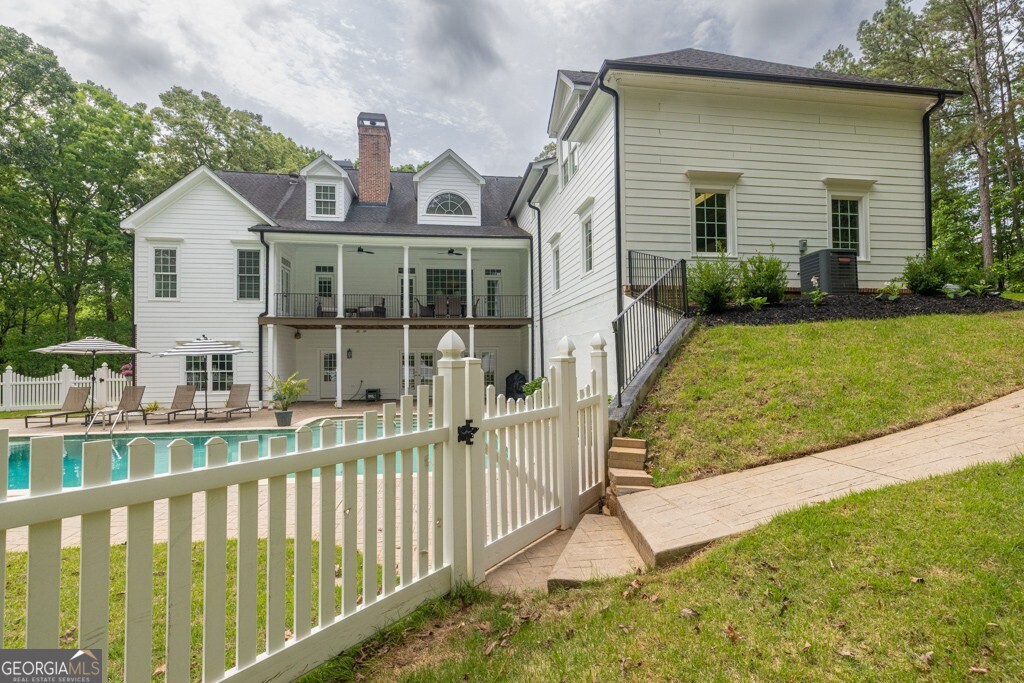 5588 Rhododendron Trail