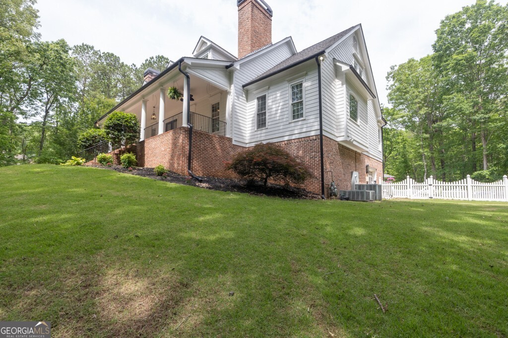 5588 Rhododendron Trail