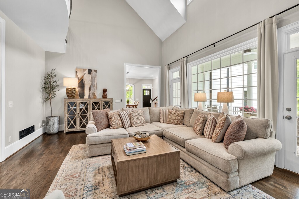 5588 Rhododendron Trail