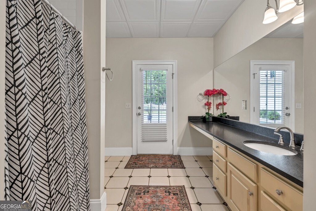 5588 Rhododendron Trail