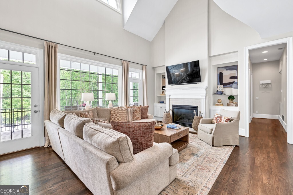 5588 Rhododendron Trail