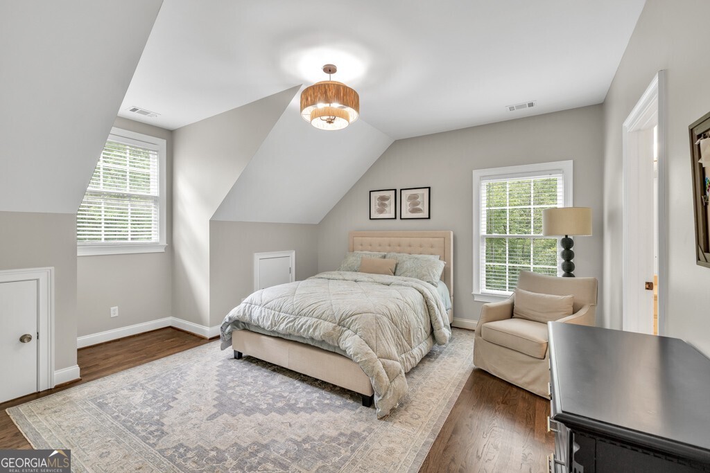 5588 Rhododendron Trail
