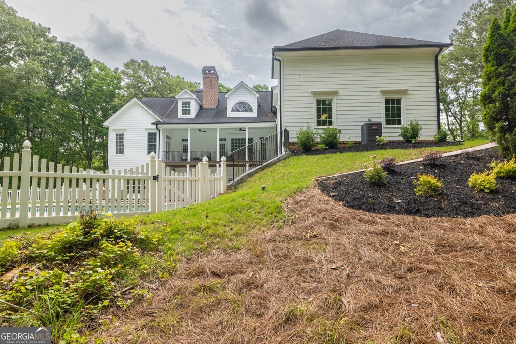 5588 Rhododendron Trail