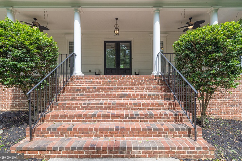 5588 Rhododendron Trail