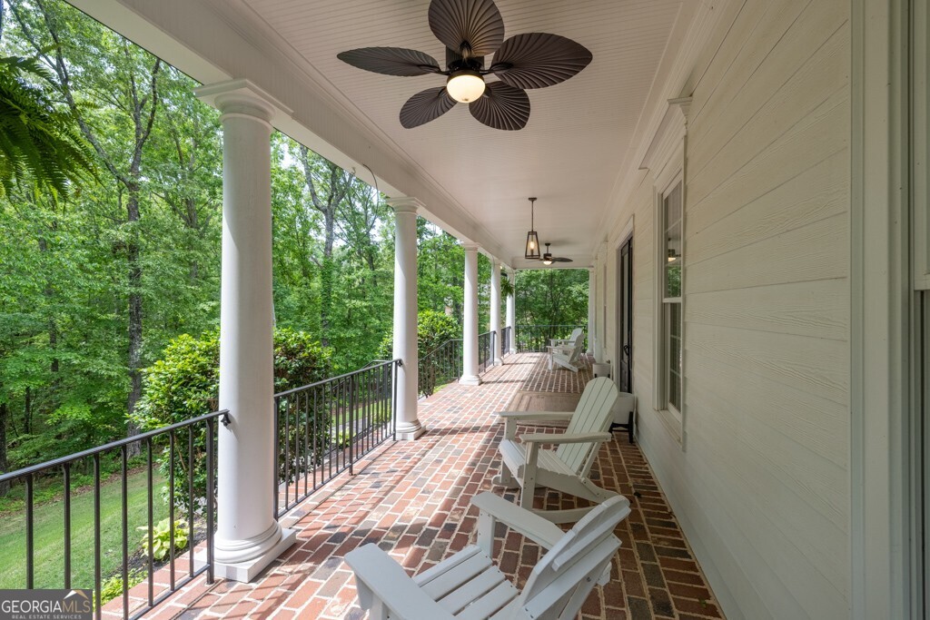 5588 Rhododendron Trail