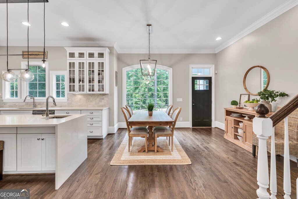 5588 Rhododendron Trail