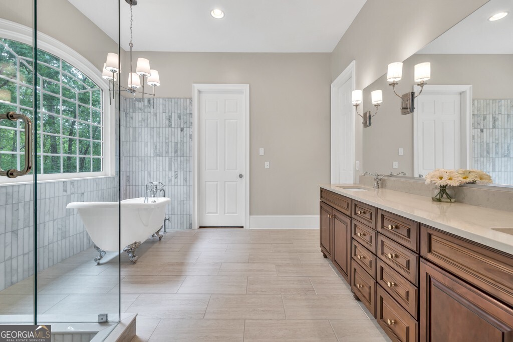 5588 Rhododendron Trail