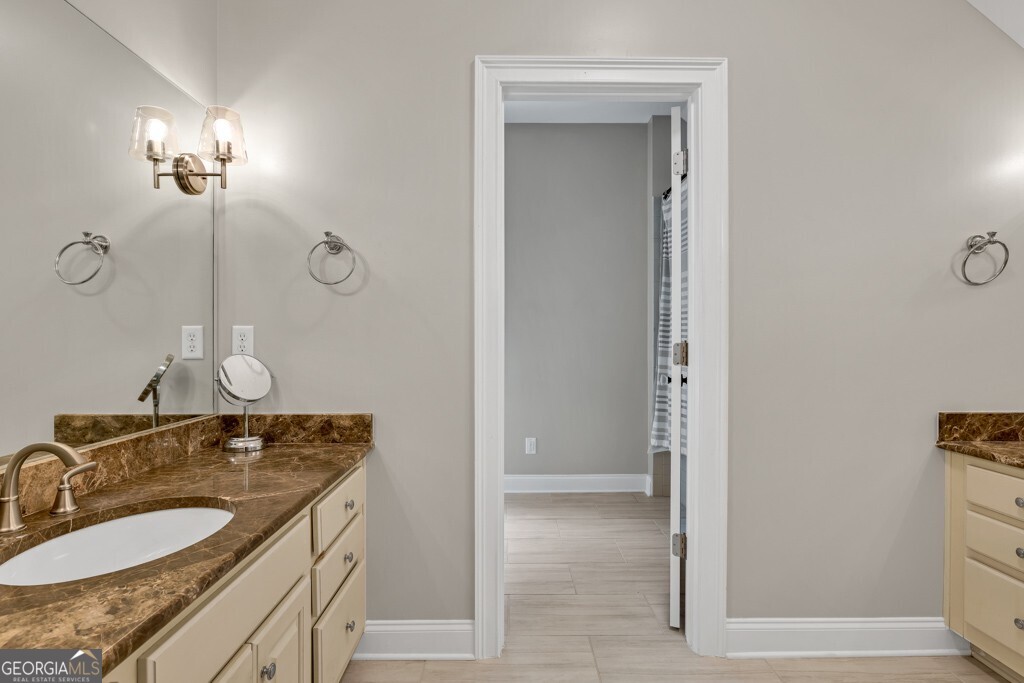 5588 Rhododendron Trail