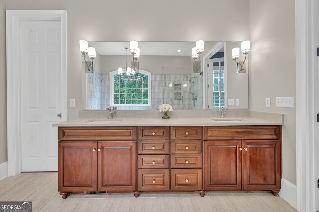 5588 Rhododendron Trail