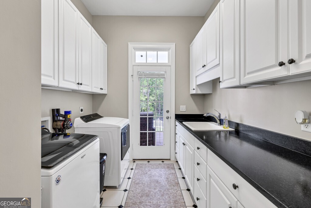 5588 Rhododendron Trail