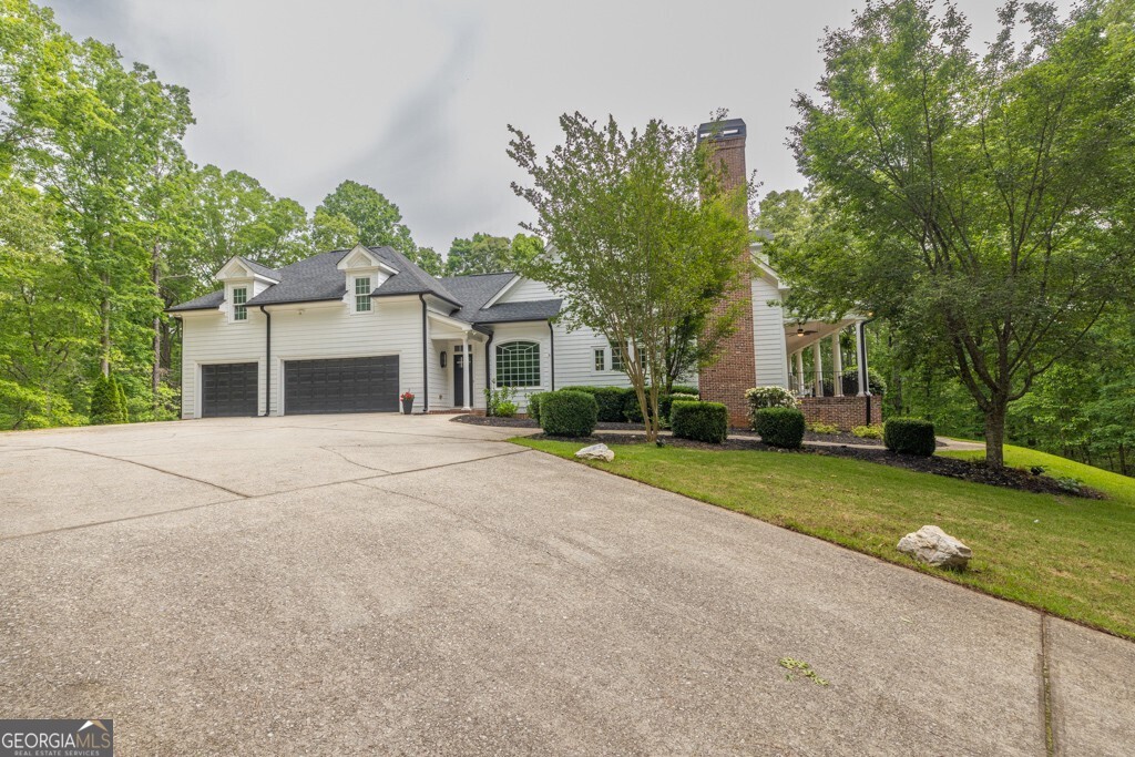 5588 Rhododendron Trail