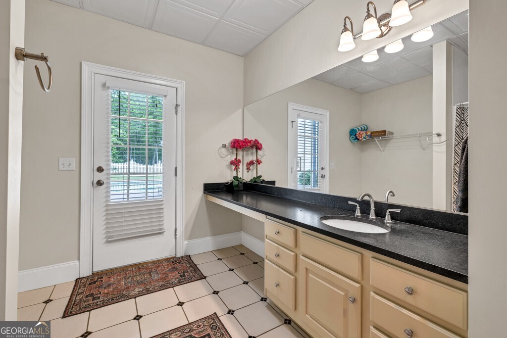 5588 Rhododendron Trail