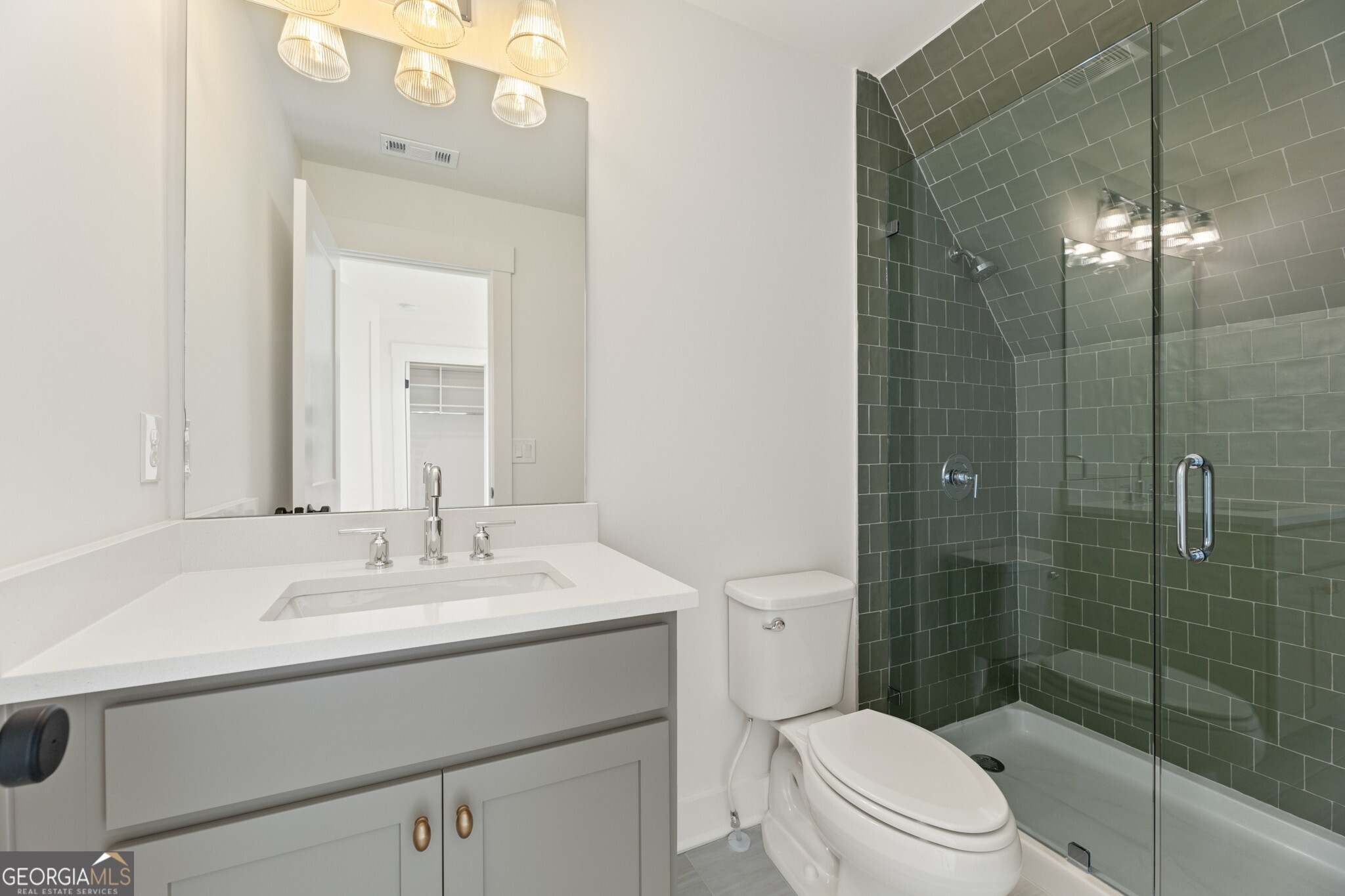 2410 Glade Overlook