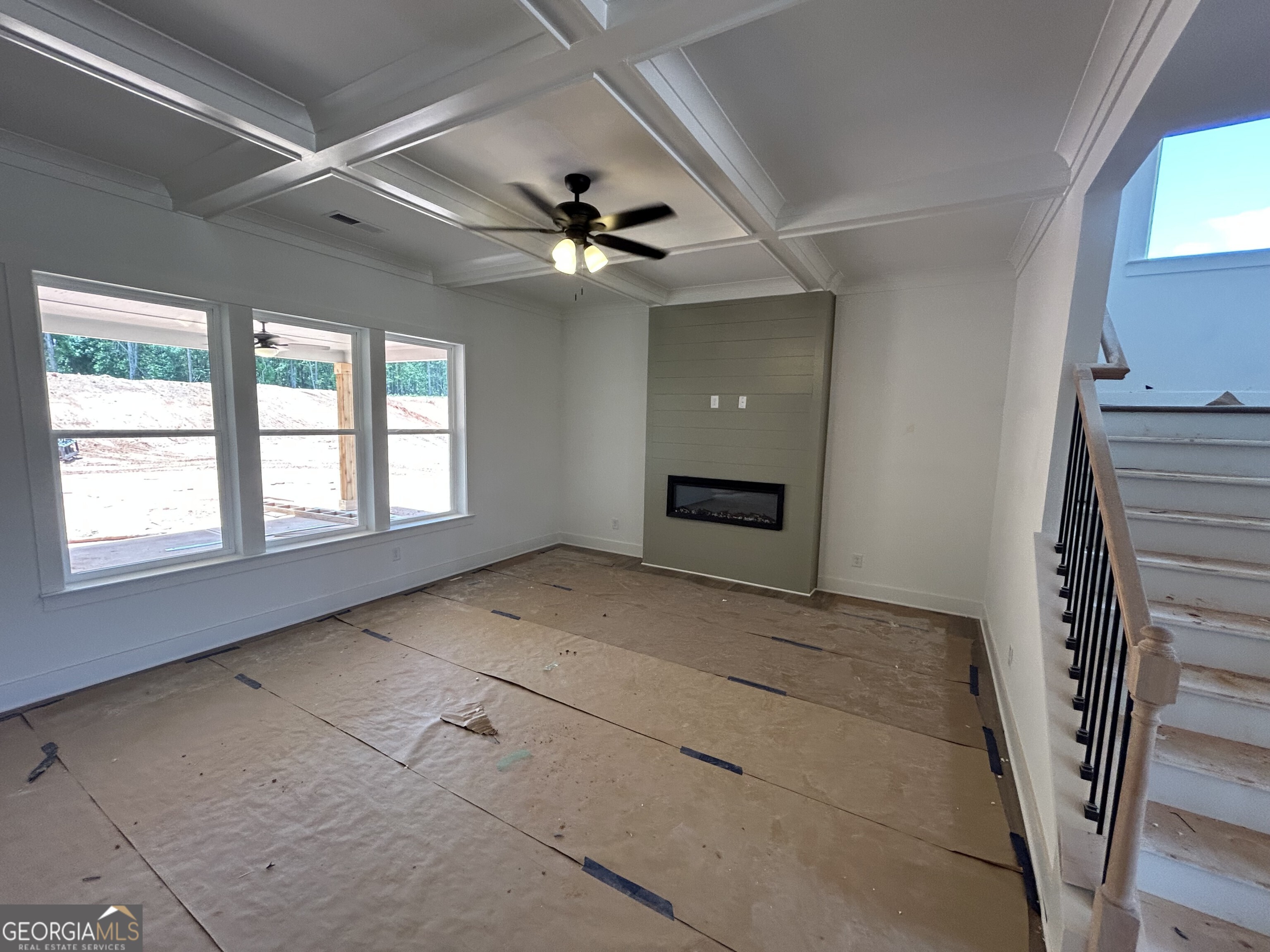 1285 PJ East Road