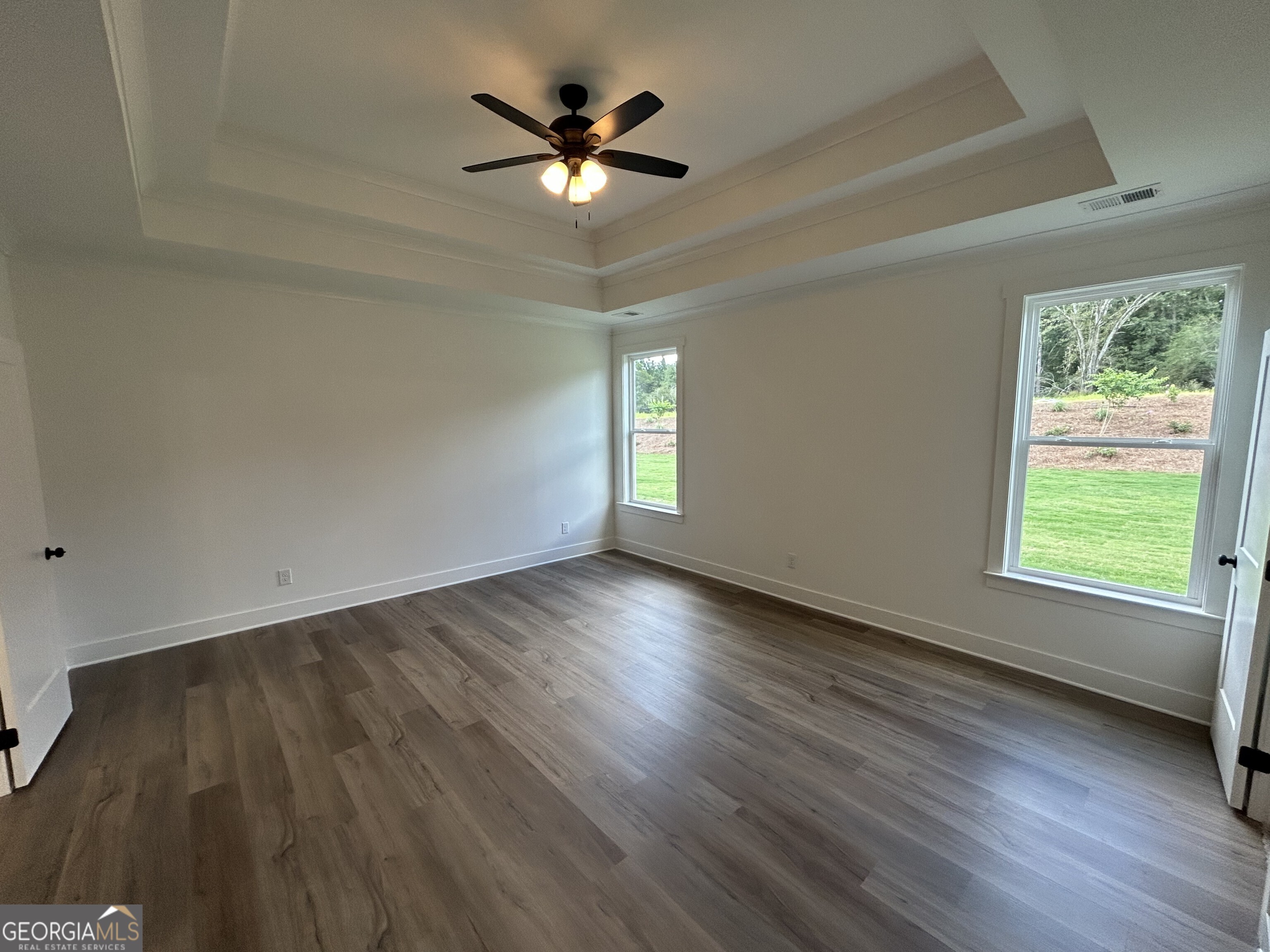 1285 PJ East Road