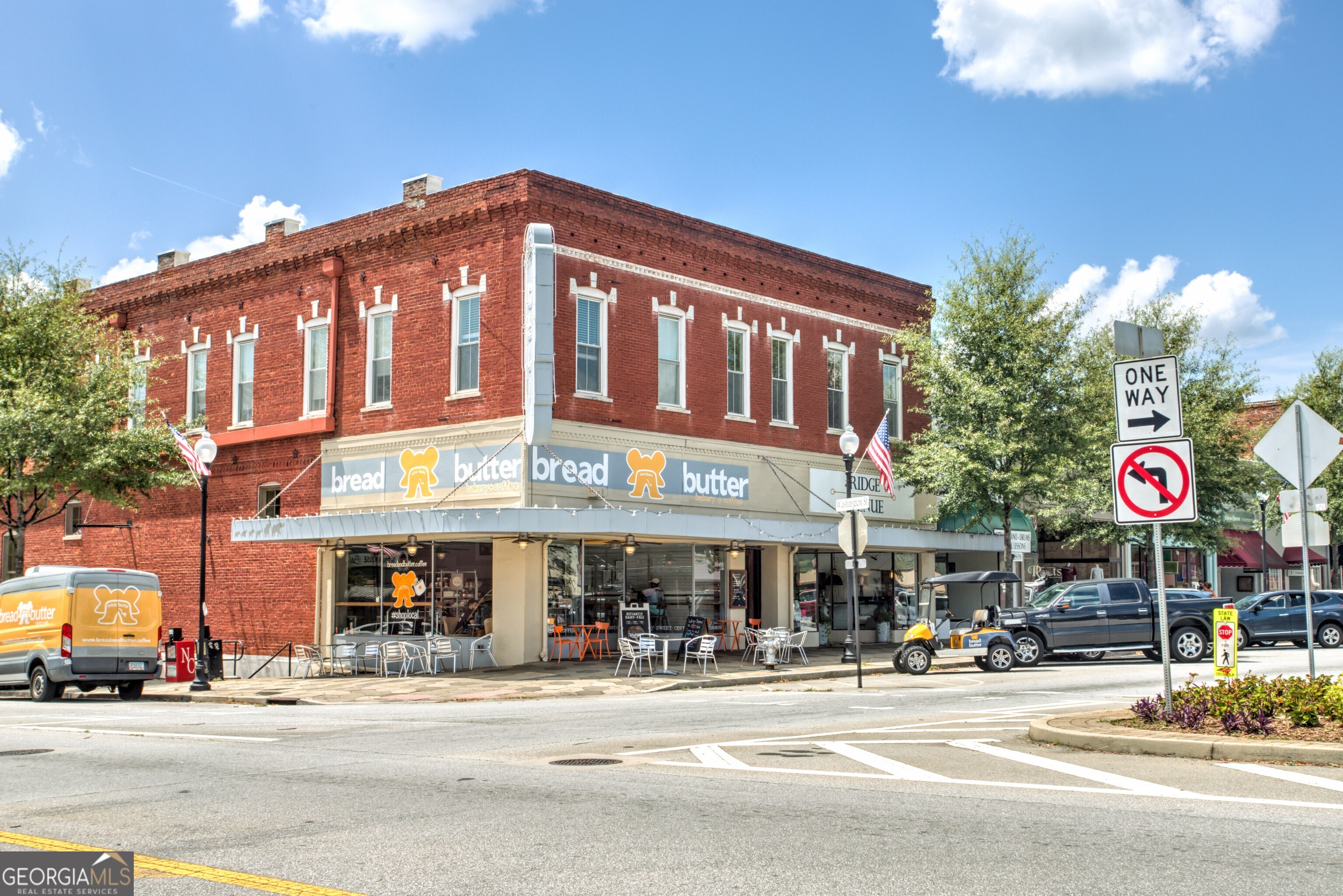 1285 PJ East Road