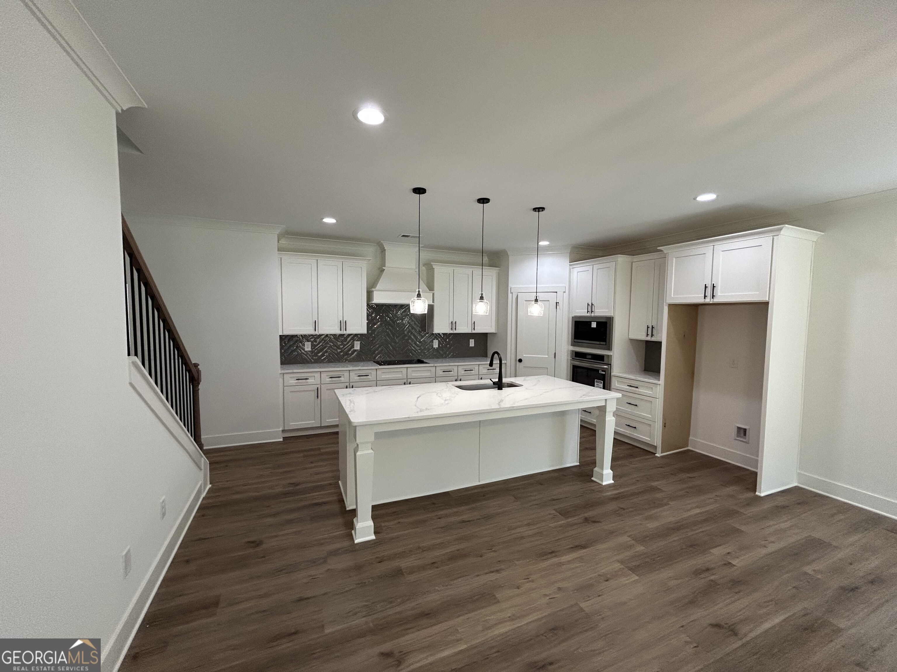 1313 PJ East Road