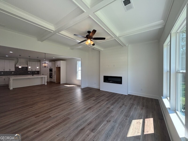 1313 PJ East Road