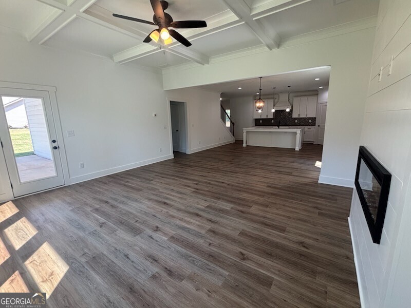 1313 PJ East Road