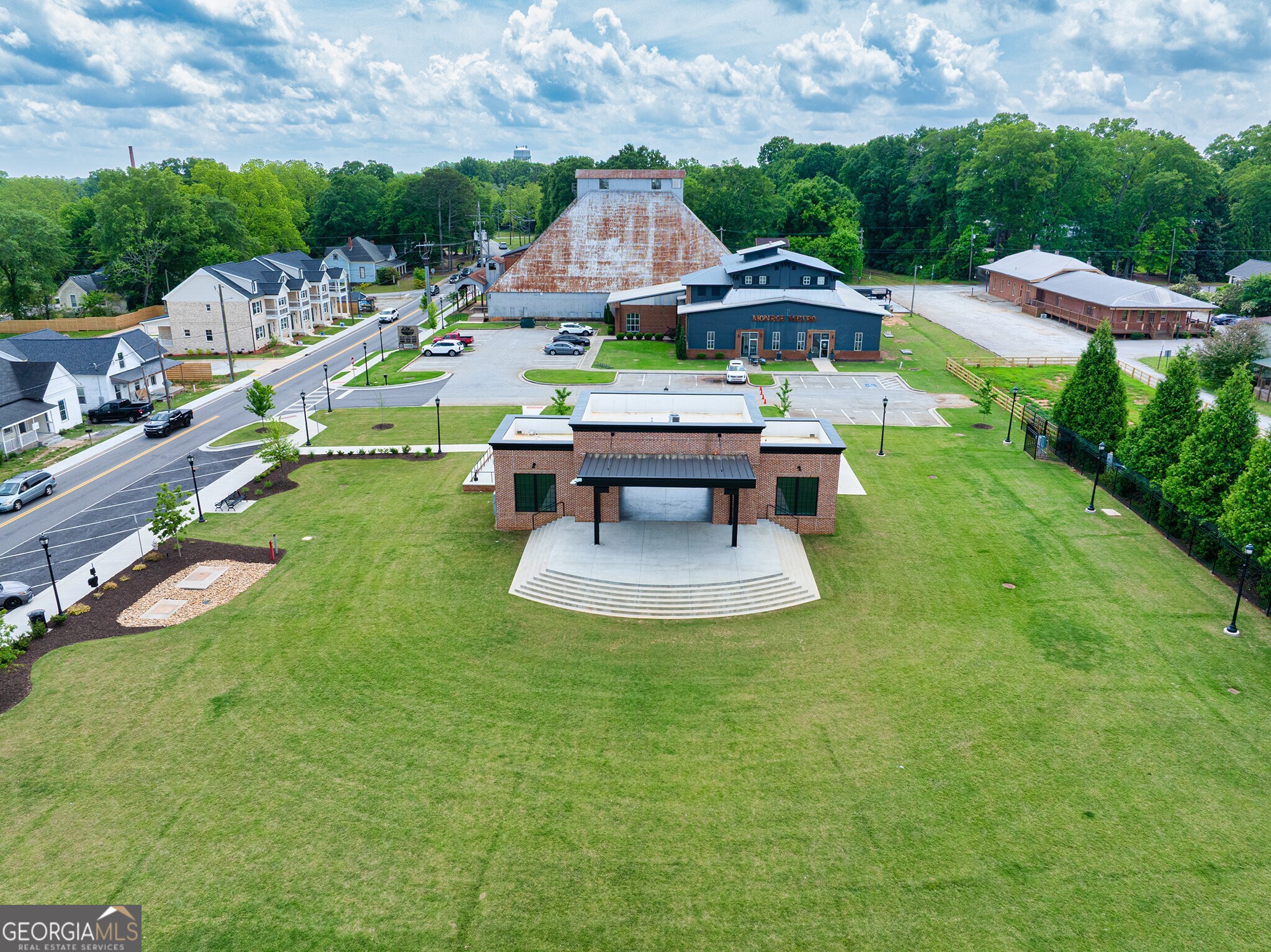 60 Cherokee Court