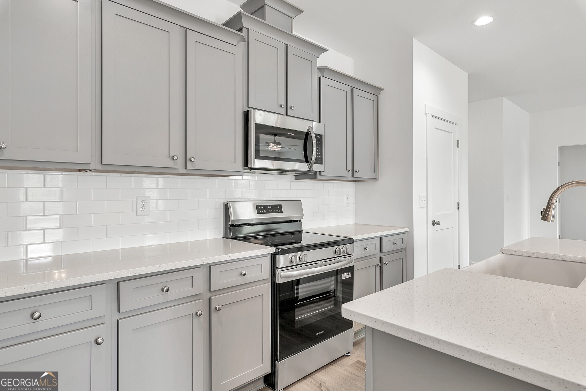 116 Breakwater Way