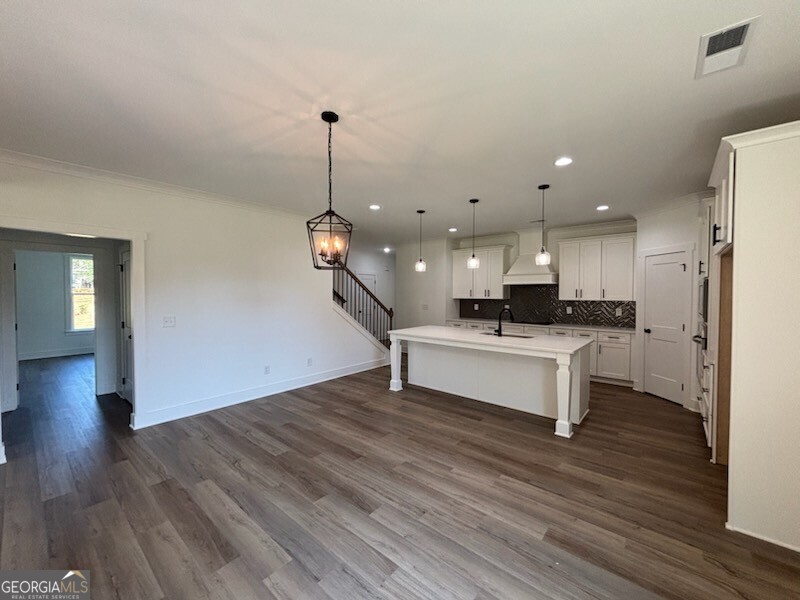 1269 PJ East Road