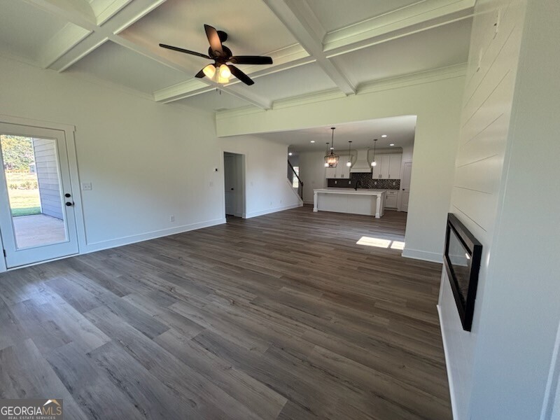 1269 PJ East Road