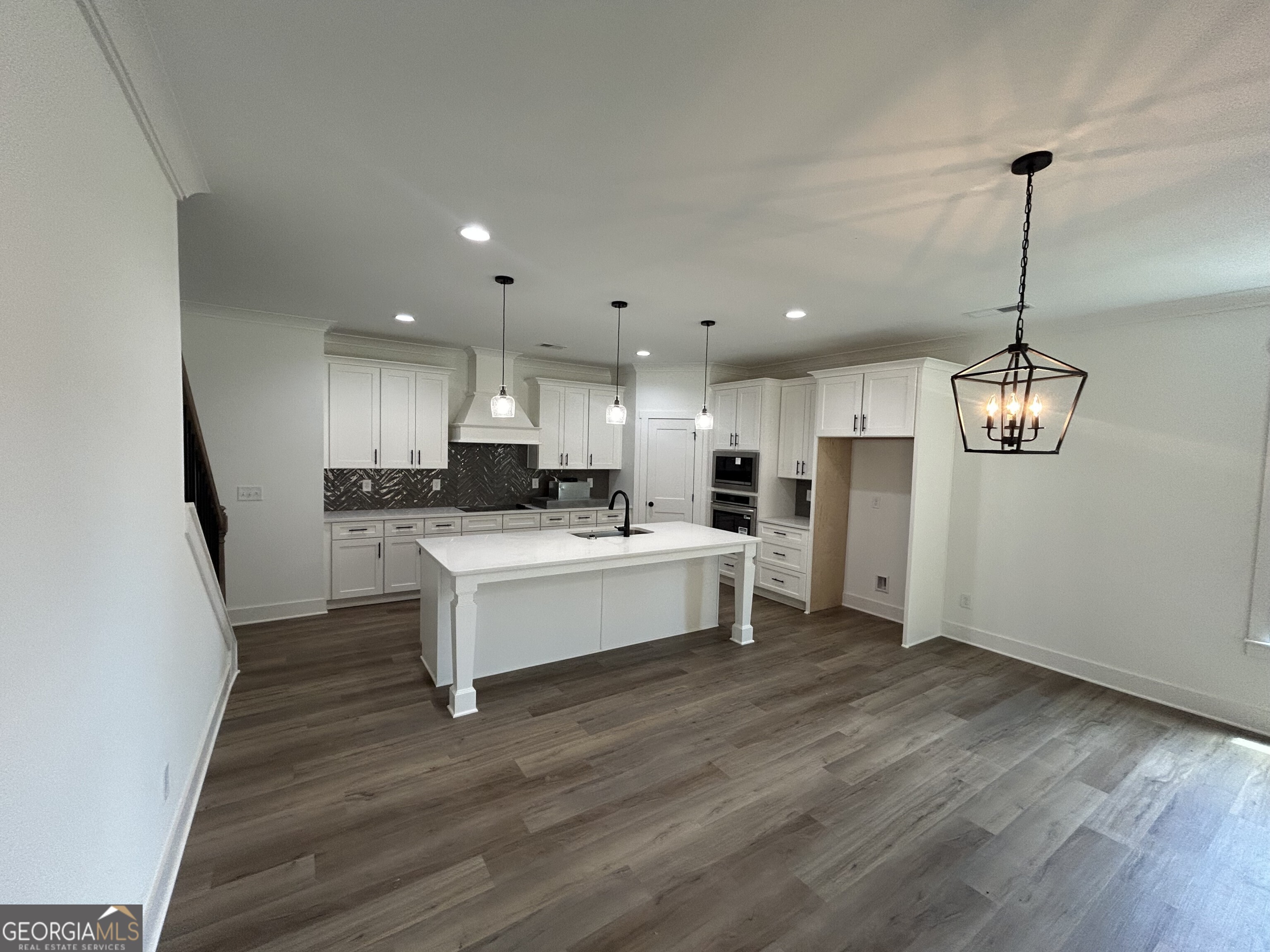 1269 PJ East Road