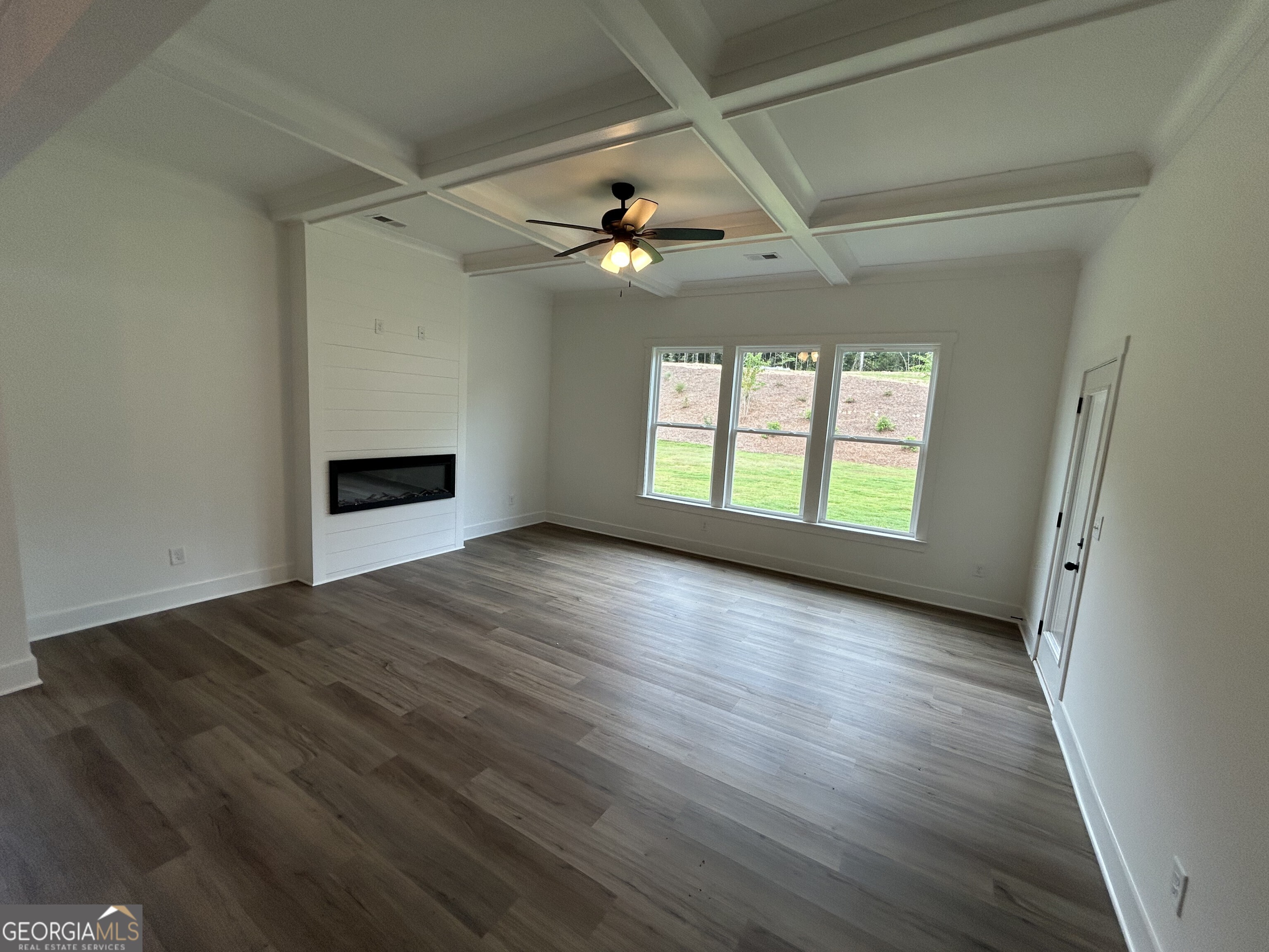 1269 PJ East Road